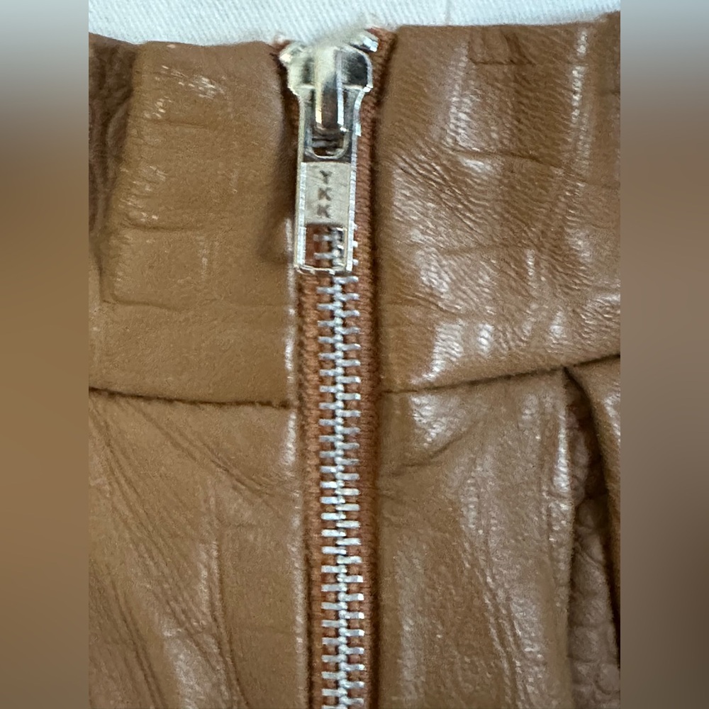 Tan Croc-Embossed 100% Leather Mini Skirt Lining Satin Blue Sz 8. Zip In Back - Picture 7 of 14